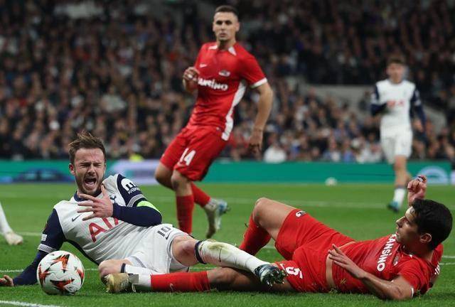 ayx-今夜意大利杯传出新动向，本菲卡调整名单，管理层表态——更衣室稳定，团队化学反应显著(今晚女排世界杯意大利俱乐部最新消息)