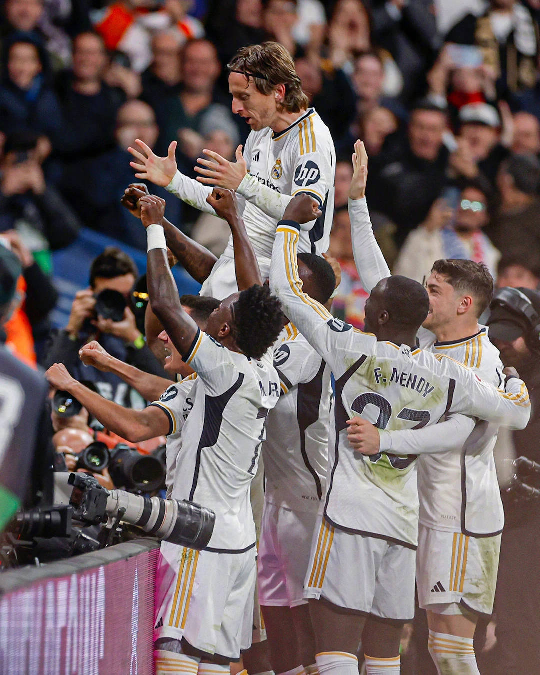 爱游戏-本菲卡最新球员名单